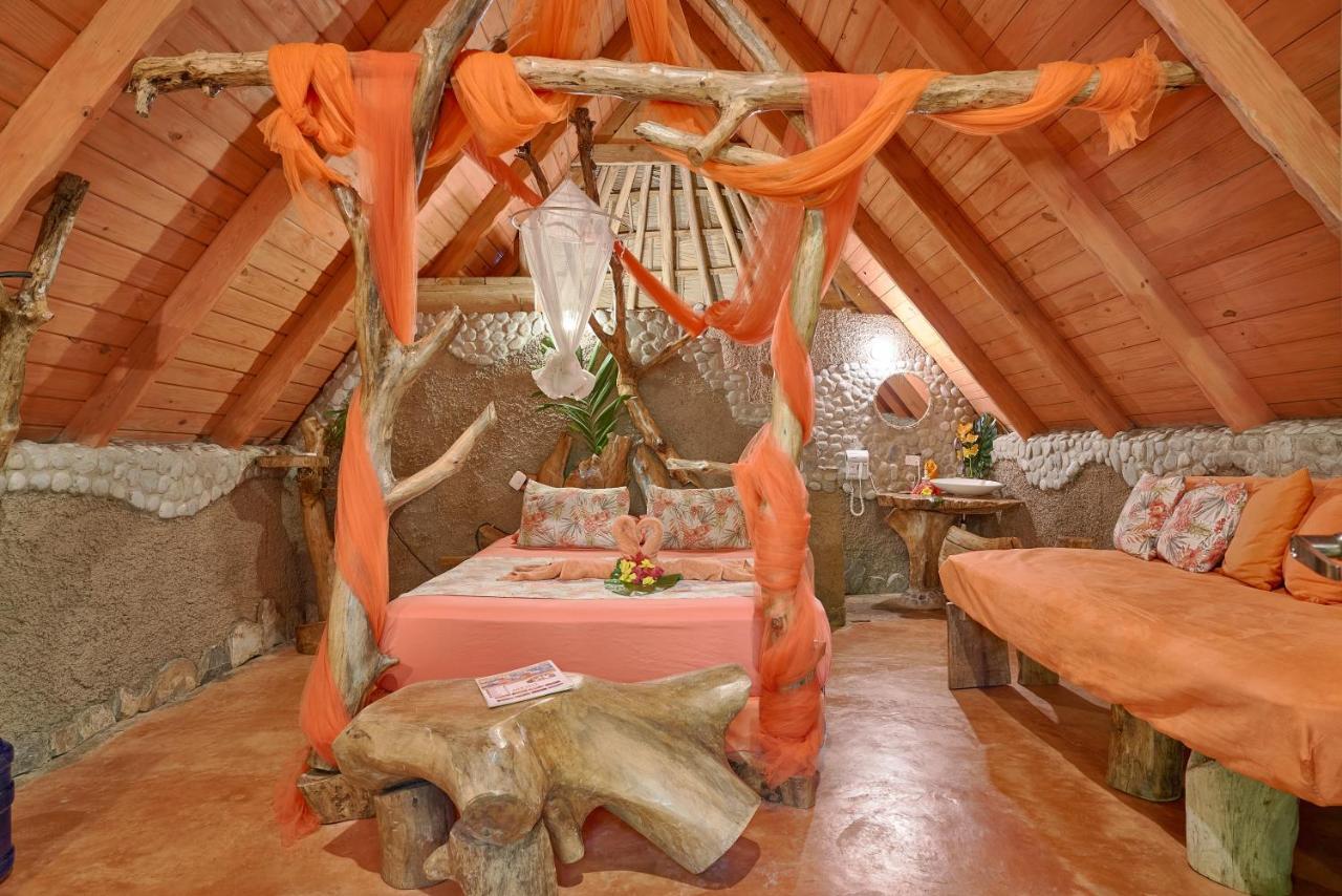Chalet Tropical Hotel & Restaurant-Pizzeria Las Galeras Exterior photo