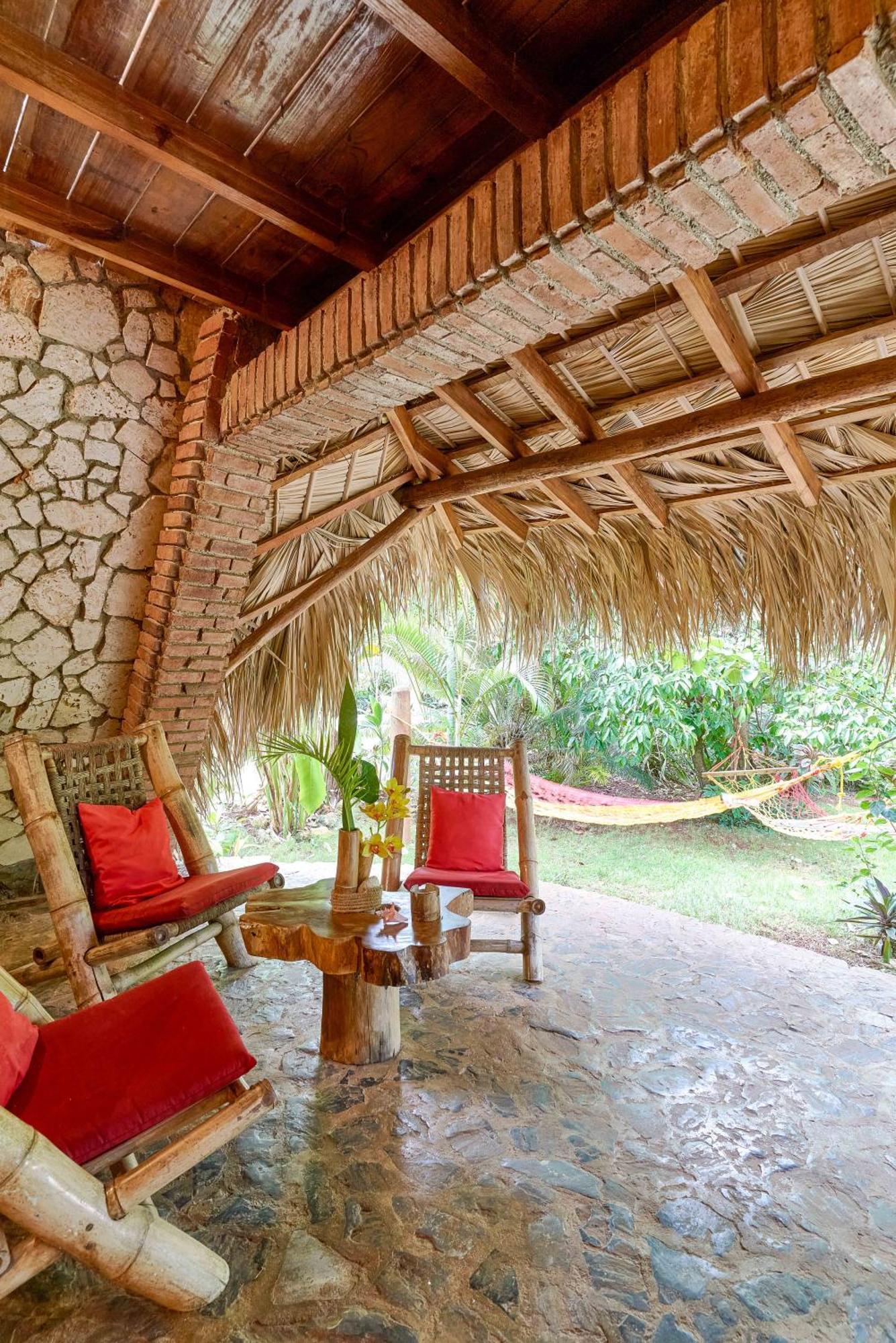 Chalet Tropical Hotel & Restaurant-Pizzeria Las Galeras Exterior photo