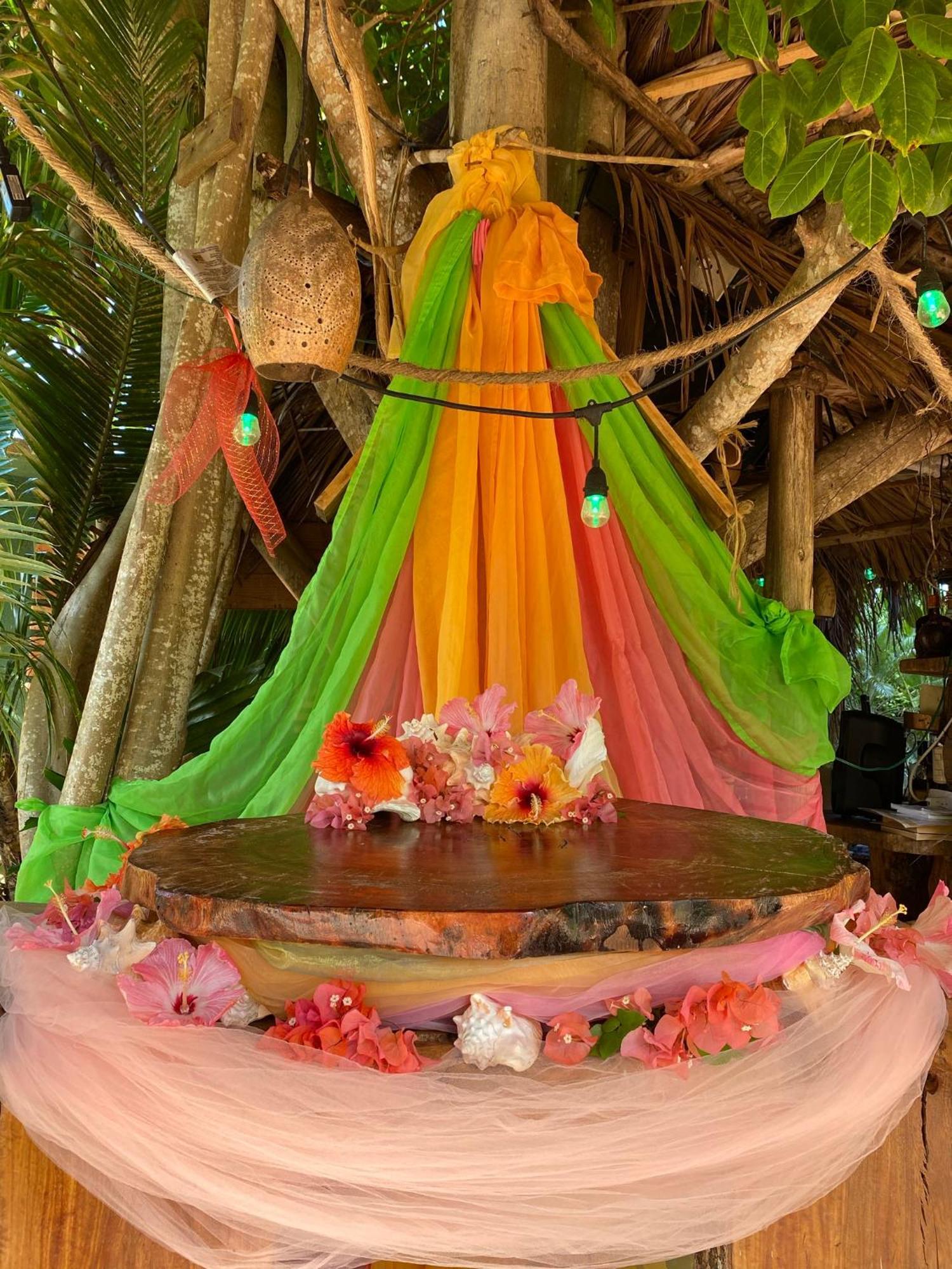 Chalet Tropical Hotel & Restaurant-Pizzeria Las Galeras Exterior photo