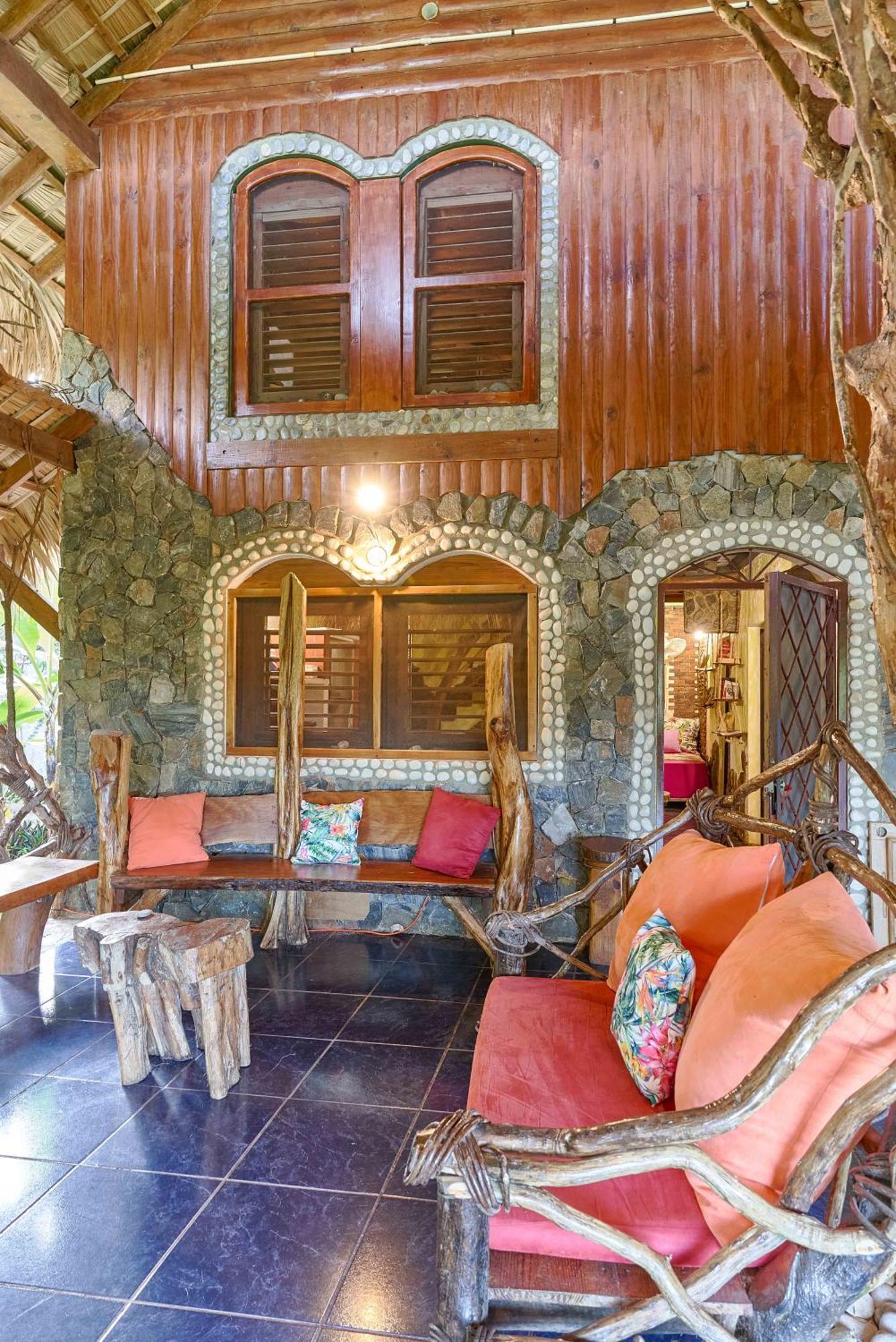 Chalet Tropical Hotel & Restaurant-Pizzeria Las Galeras Exterior photo