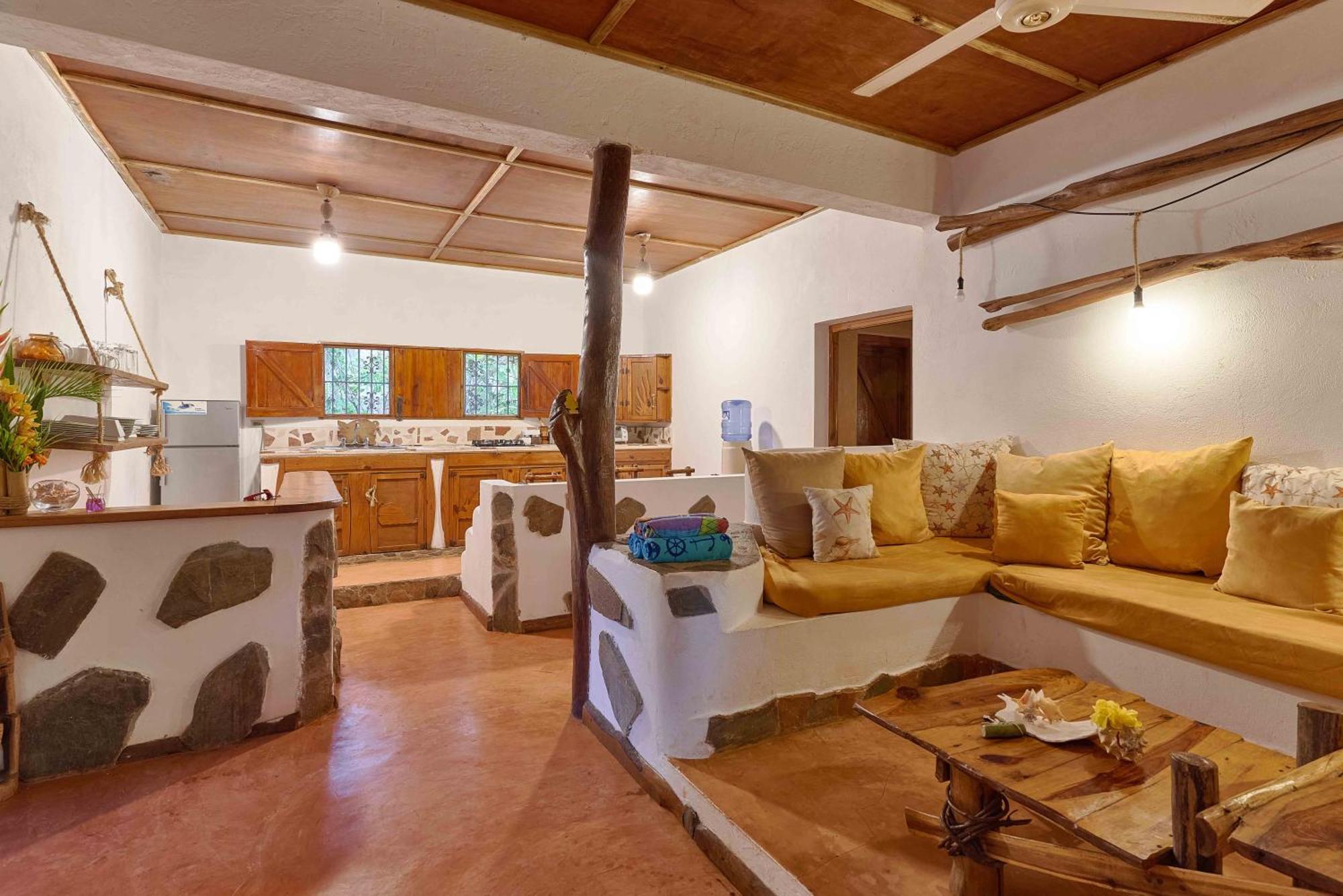 Chalet Tropical Hotel & Restaurant-Pizzeria Las Galeras Exterior photo
